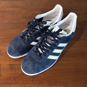 Gazelle Shoe Men’s 10.5/Women's 11.5